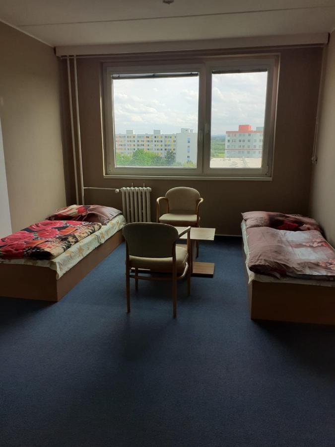 Km House černý Most Hostel *