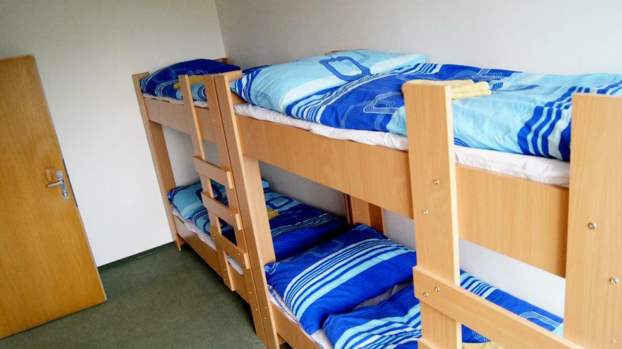 Hostel Km House černý Most Praha