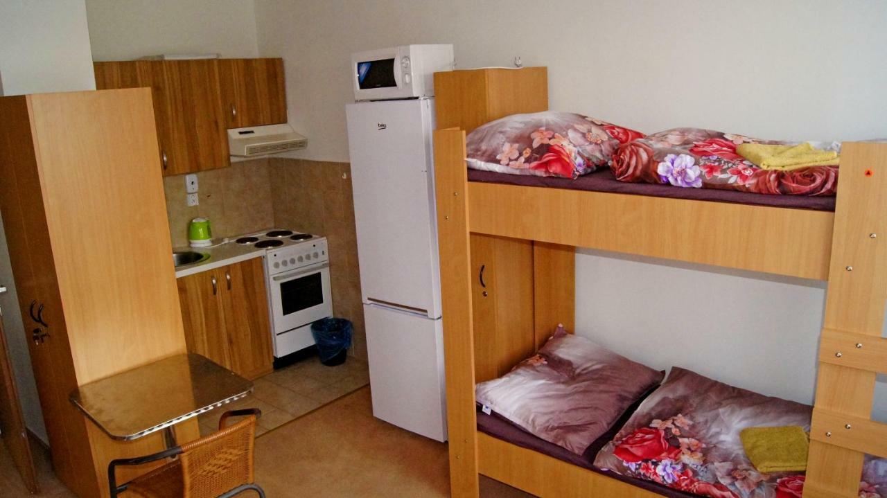 Km House černý Most Hostel Praha