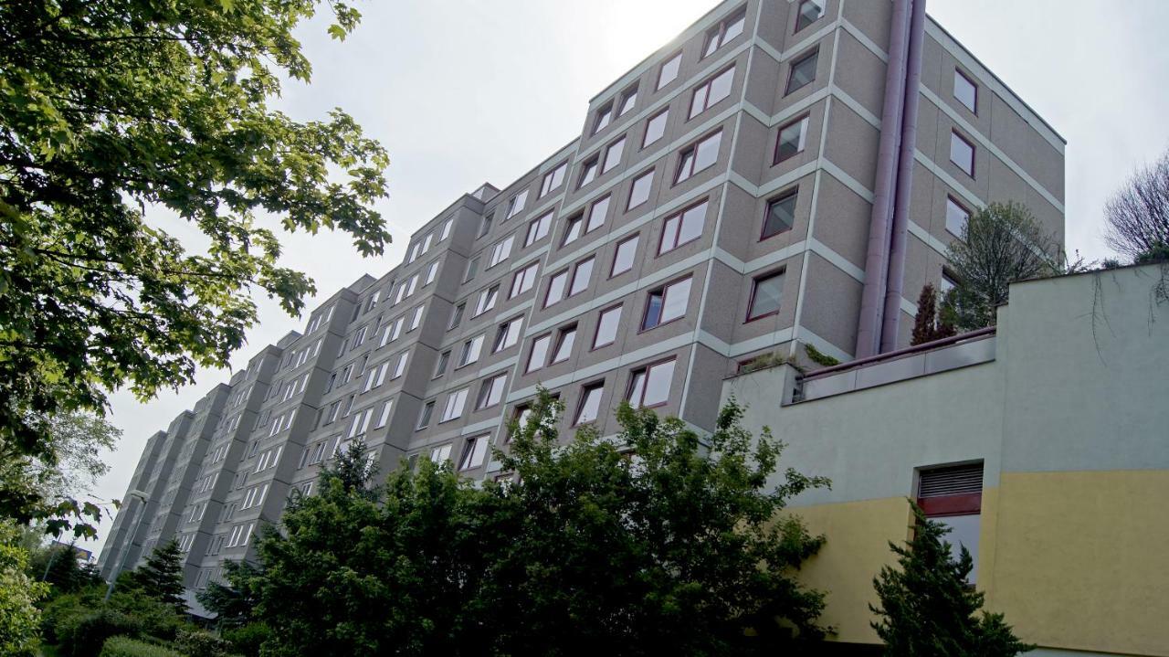 Km House černý Most Hostel Praha
