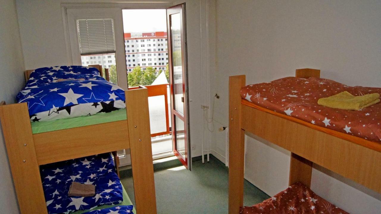 Km House černý Most Hostel *